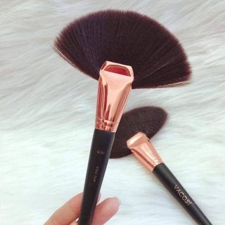 Cọ Phủi Quạt Vacosi Fan Powder Brush Q01 2