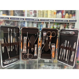 Bộ kềm cắt móng tay 11 món được làm bằng chất liệu thép không rỉ 1